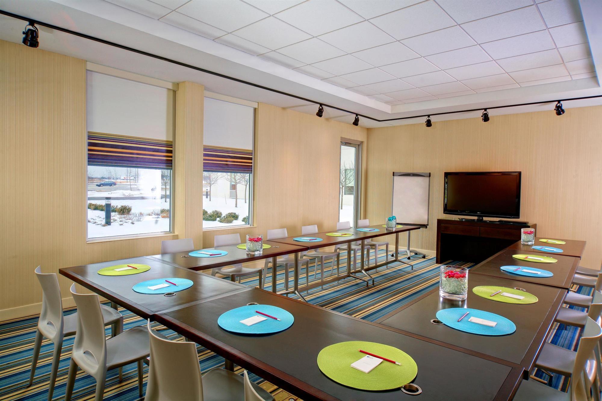 Aloft Bolingbrook Hotel Екстериор снимка